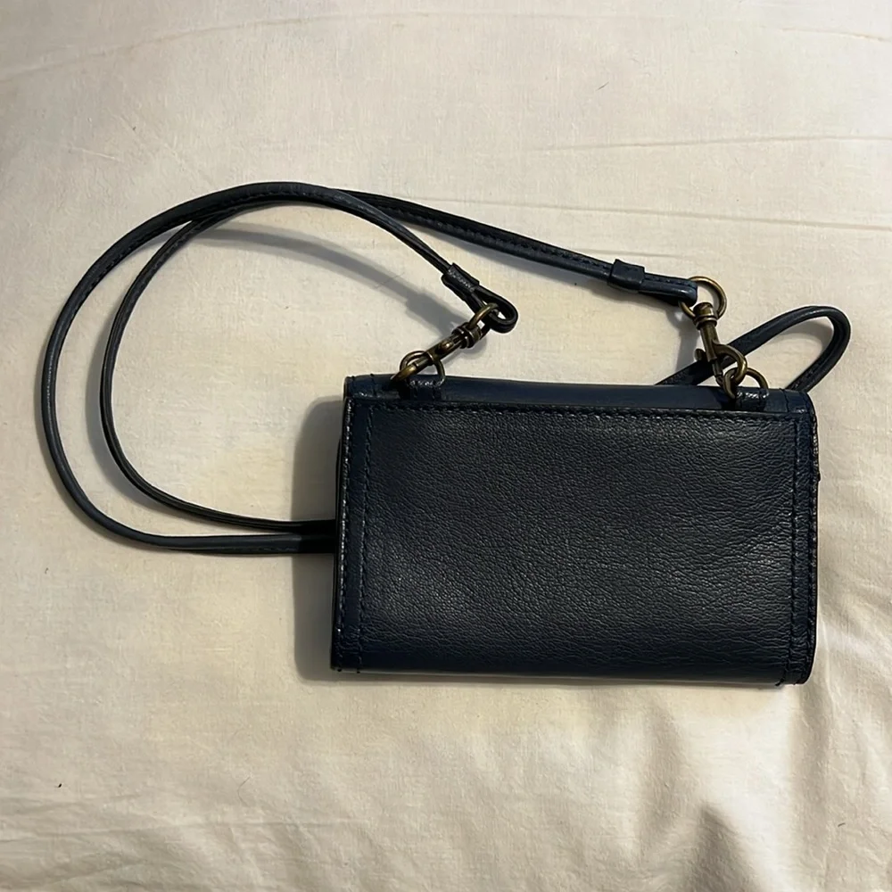 Frye Lily Phone Crossbody Wallet - Navy NWT - Picture 2 of 8
